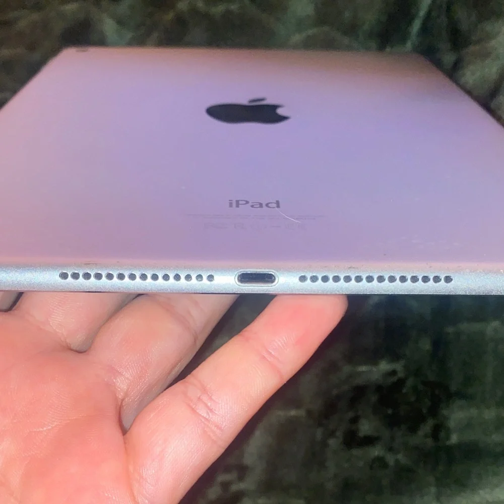 Apple iPad - Sleek Silver Finish, Good Condition